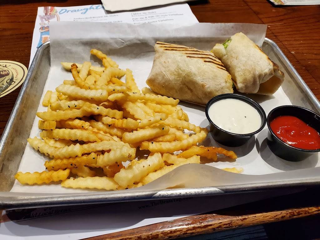 The Brass Tap | restaurant | 164 Fleet St, Oxon Hill, MD 20745, USA | 3019659116 OR +1 301-965-9116