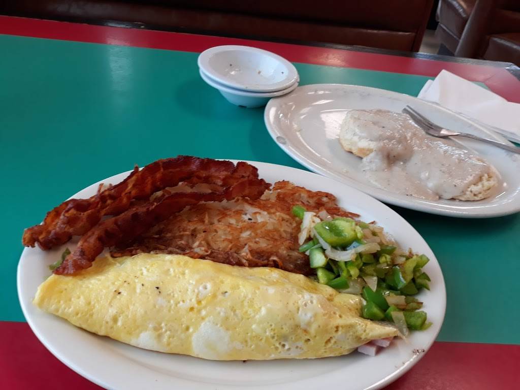 Mackies Kitchen | restaurant | 275 Riverside Dr, Bassett, VA 24055, USA | 2766270156 OR +1 276-627-0156