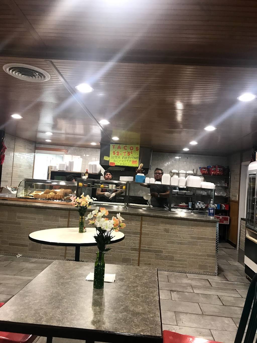 Tacos y Cemitas el Poblano | restaurant | 4089 Broadway, Gary, IN 46409, USA | 2198842594 OR +1 219-884-2594