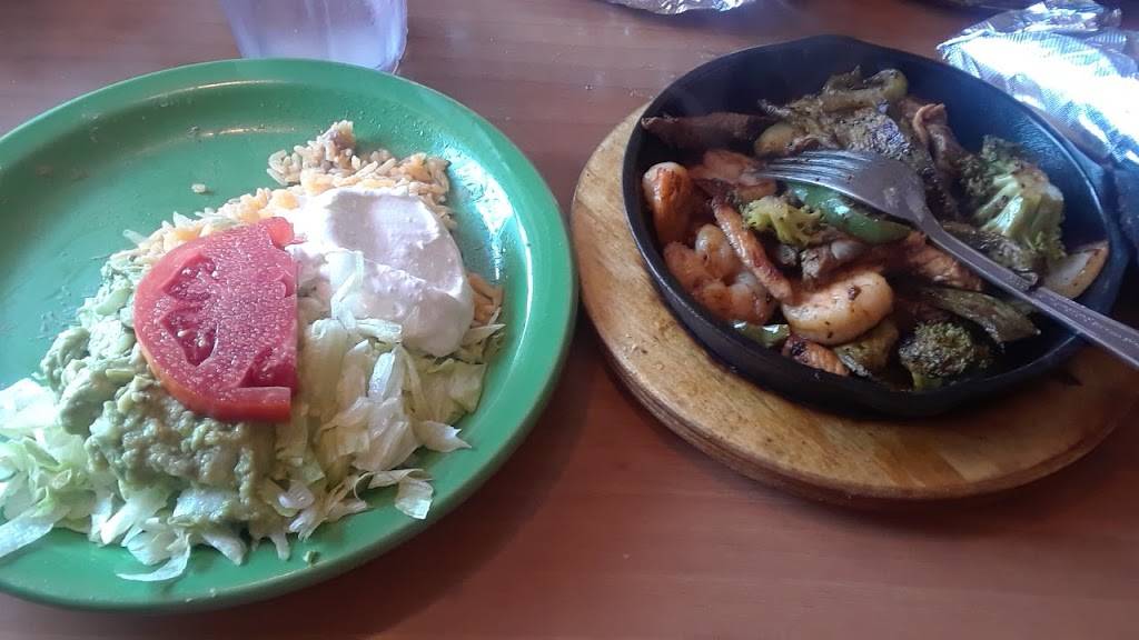 Tlaquepaque Mexican Grille & Restaurant | restaurant | 710 E Atkins St, Dobson, NC 27017, USA | 3363562130 OR +1 336-356-2130