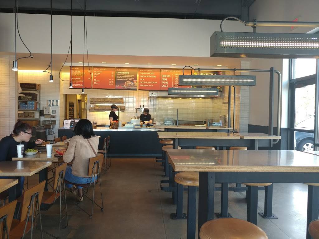 Chipotle Mexican Grill | restaurant | 2388 S Oneida St Ste 300, Ashwaubenon, WI 54304, USA | 9204970216 OR +1 920-497-0216