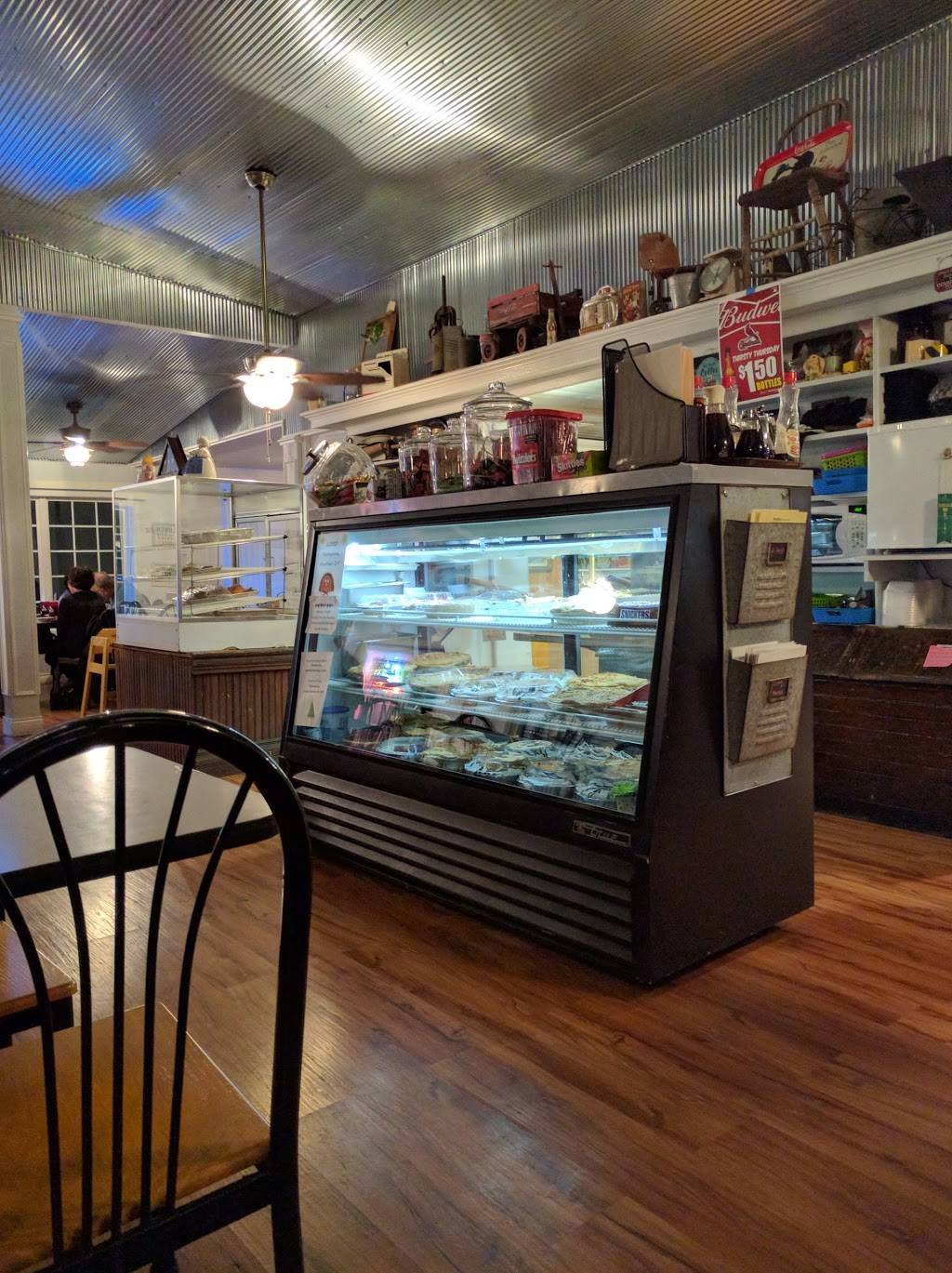 Oakdale Country Kitchen | restaurant | 17 W Main St, Oakdale, IL 62268, USA | 6183295353 OR +1 618-329-5353