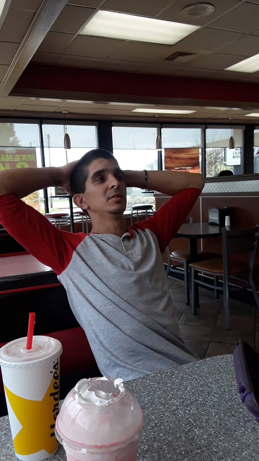 Hardees | restaurant | 710 W 10th St, Indianapolis, IN 46202, USA | 3176348441 OR +1 317-634-8441