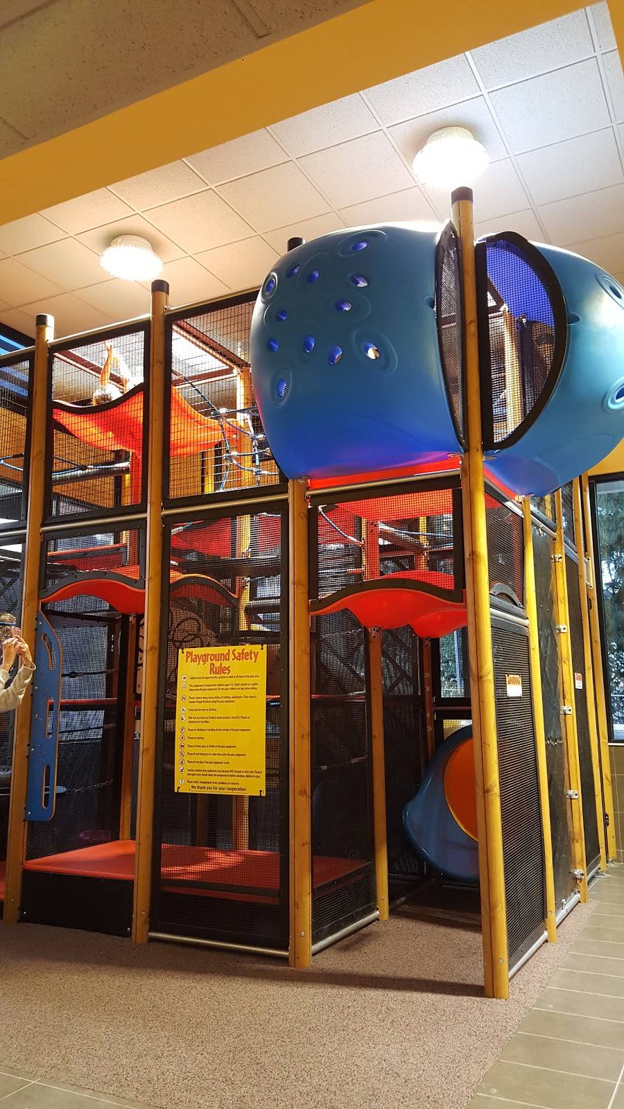 McDonalds | cafe | 449 Foothill Blvd, La Cañada Flintridge, CA 91011, USA | 8187905043 OR +1 818-790-5043