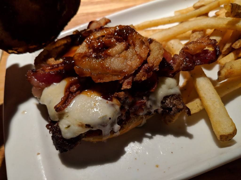 Applebees Grill + Bar | restaurant | 4306 S Laburnum Ave, Richmond, VA 23231, USA | 8042269390 OR +1 804-226-9390