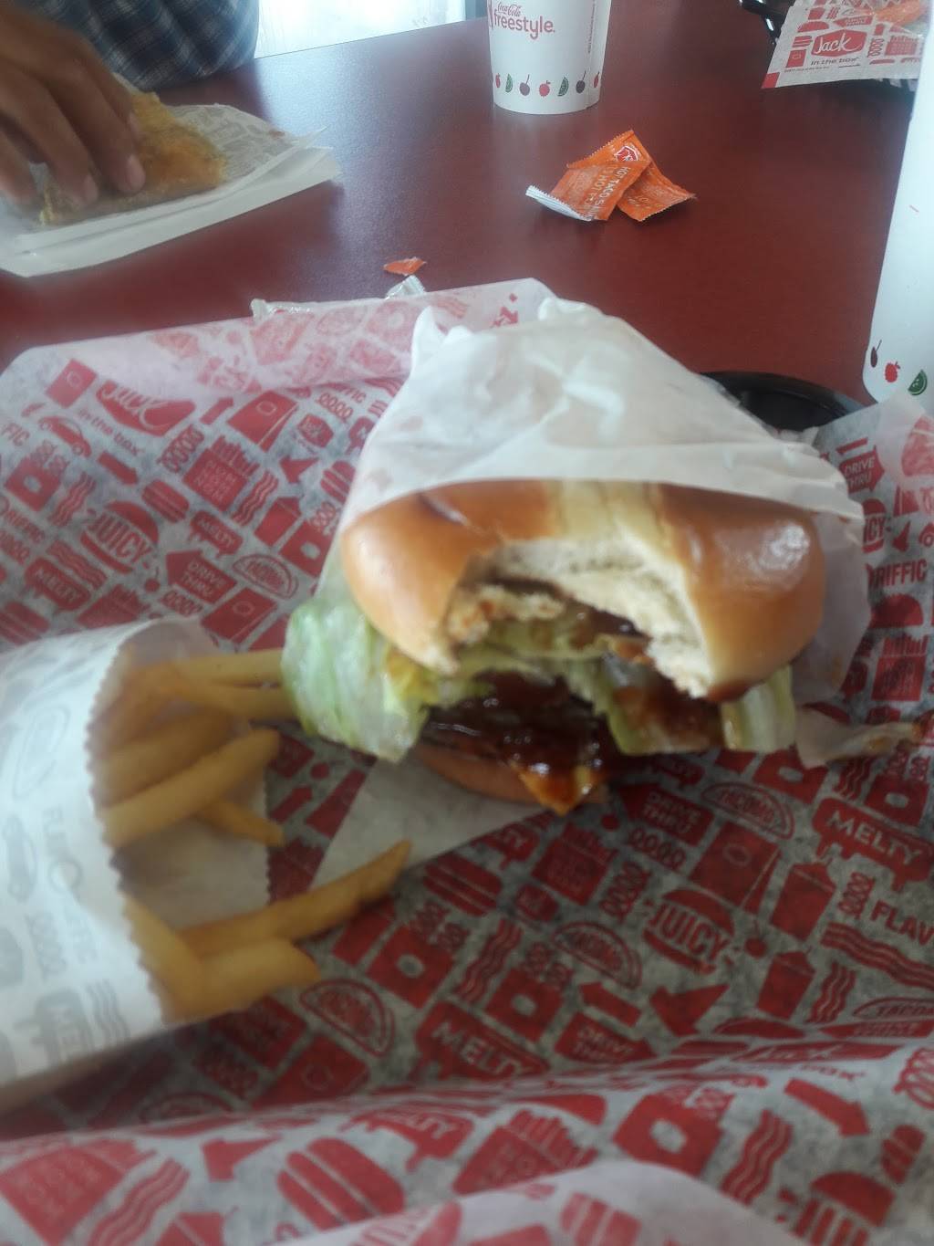 Jack in the Box | restaurant | 2117 W Main St, Durant, OK 74701, USA | 5809313502 OR +1 580-931-3502