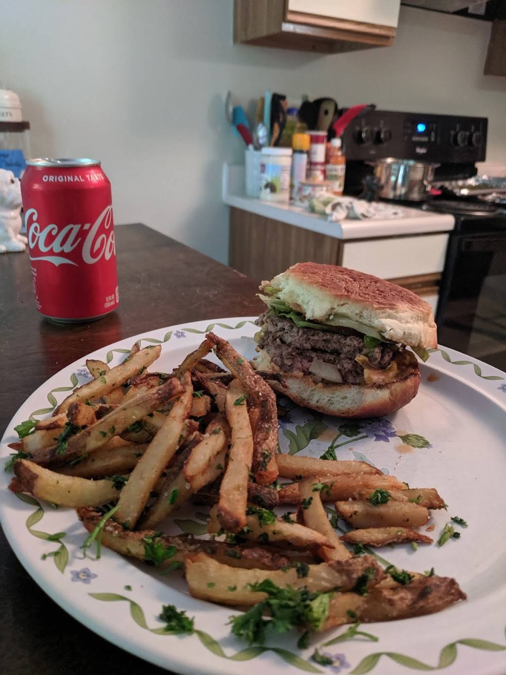 Lake Burger | restaurant | 4404 W Main St, Kalamazoo, MI 49006, USA | 2698882242 OR +1 269-888-2242