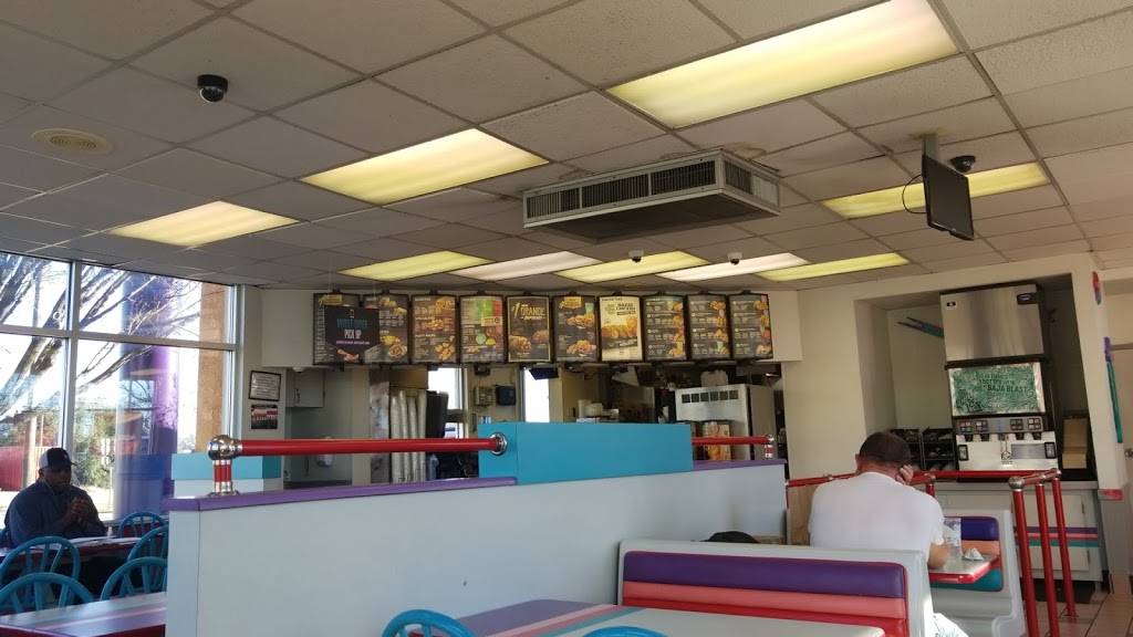Taco Bell | meal takeaway | 1701 California Pkwy S, Fort Worth, TX 76134, USA | 8175688994 OR +1 817-568-8994