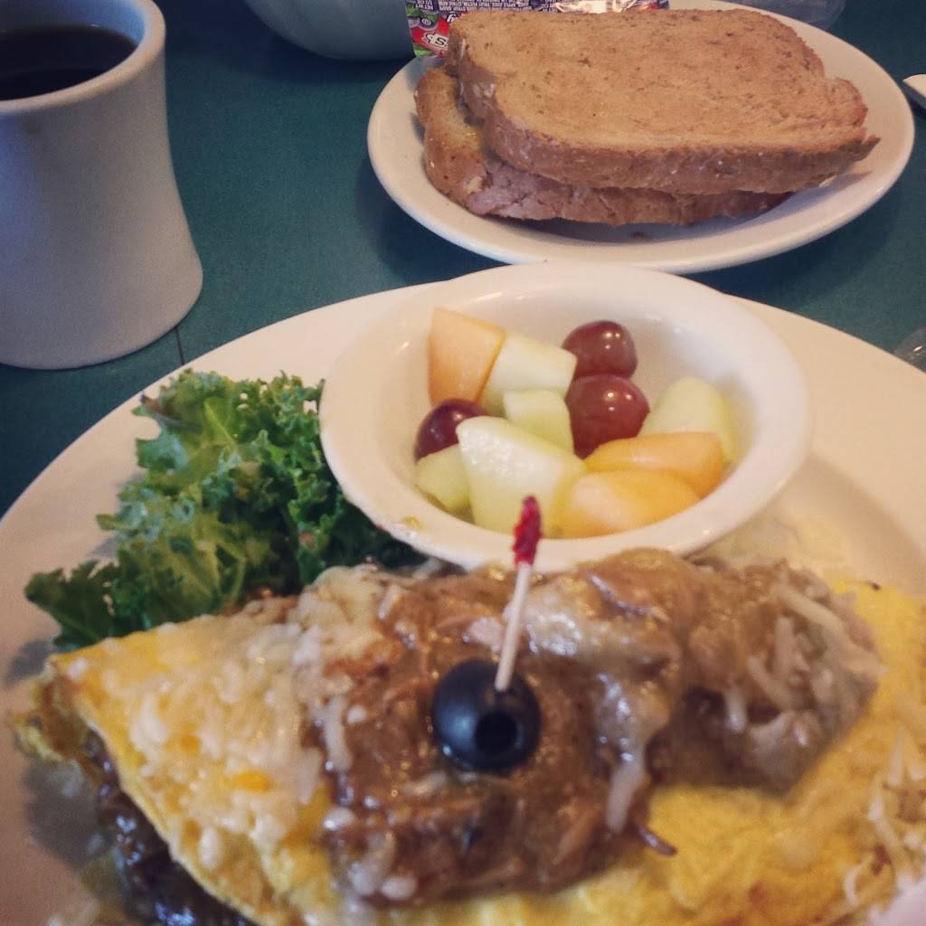 Country Waffles | restaurant | 1101 Country Club Dr, Madera, CA 93638, USA | 5596640486 OR +1 559-664-0486