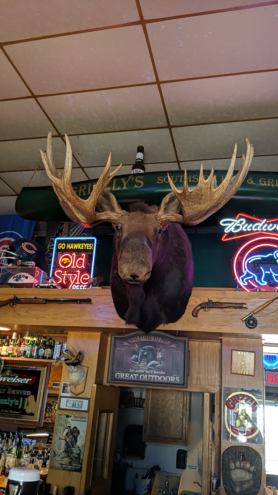 Grizzlys South Side Pub & Grill | restaurant | 1210 Highland Ct, Iowa City, IA 52240, USA | 3193377536 OR +1 319-337-7536