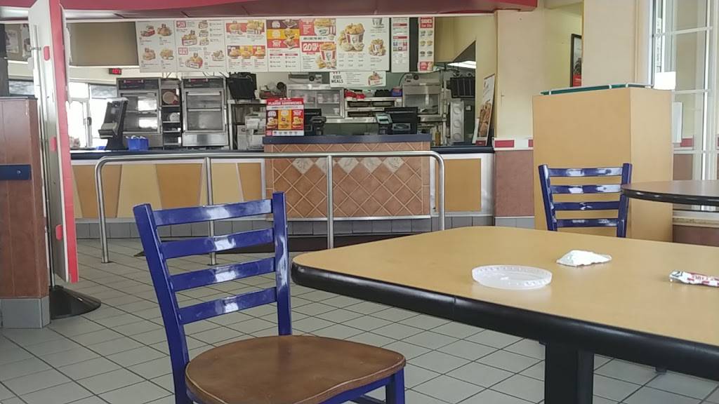 KFC | restaurant | 10556 S Indianapolis Ave, Chicago, IL 60617, USA | 7733748404 OR +1 773-374-8404