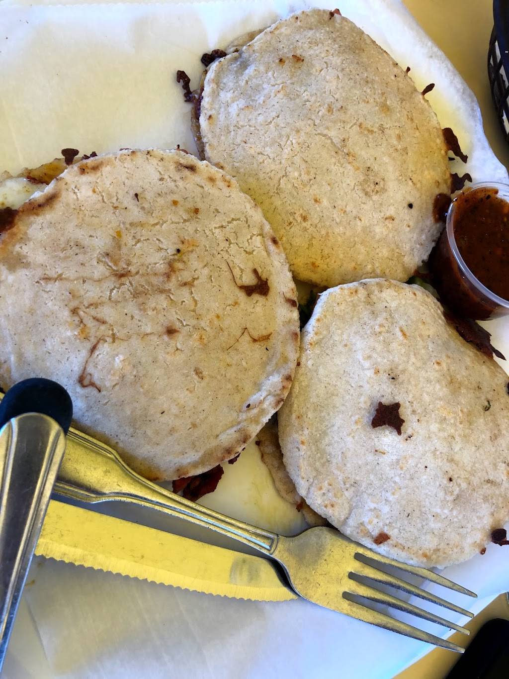 El Chalateco | restaurant | 1694 Alum Rock Ave, San Jose, CA 95116, USA | 4082548355 OR +1 408-254-8355