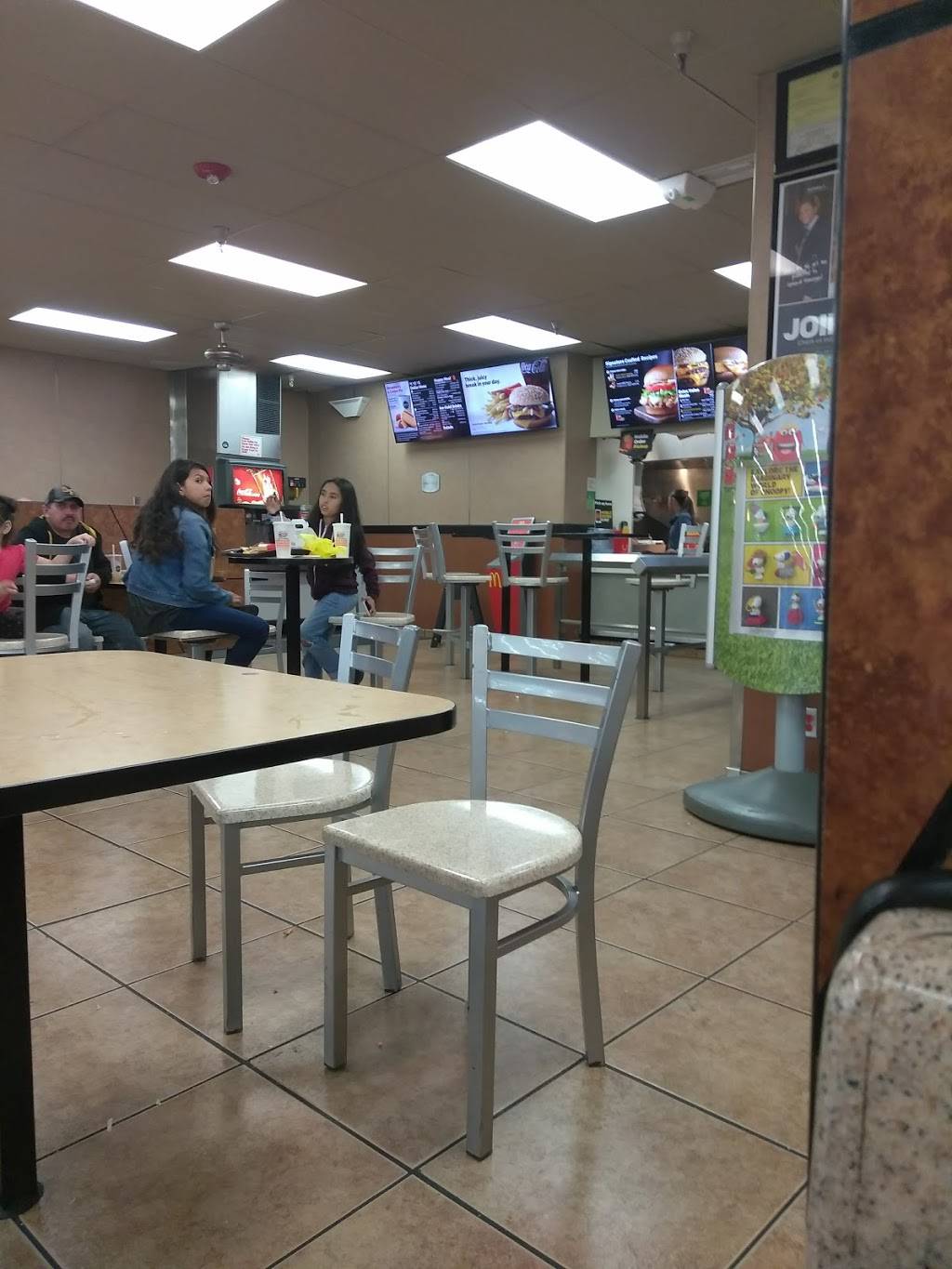 McDonalds | cafe | 1670 Mitchell Rd, Ceres, CA 95307, USA | 2095810846 OR +1 209-581-0846