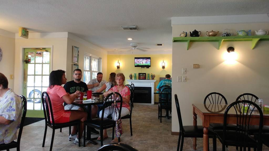 Jewel Cafe | restaurant | 2601 Jewell Rd, Belleair Bluffs, FL 33770, USA | 7275187901 OR +1 727-518-7901