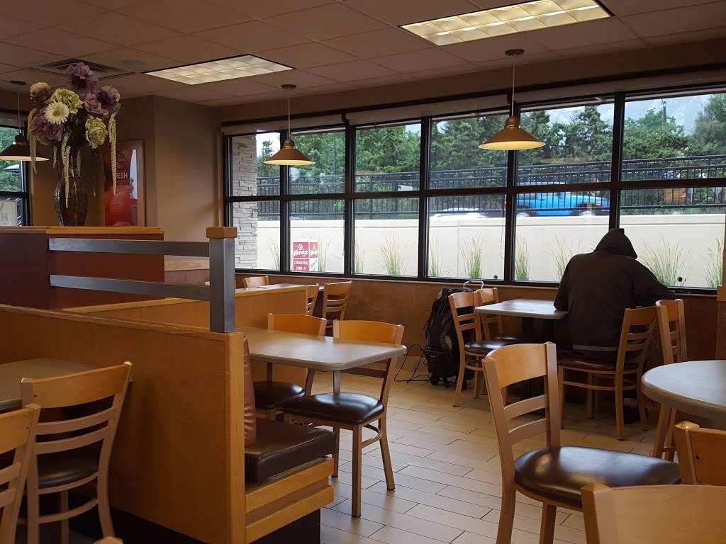 Wendys | restaurant | 2420 Baseline Rd, Boulder, CO 80305, USA | 3034995848 OR +1 303-499-5848