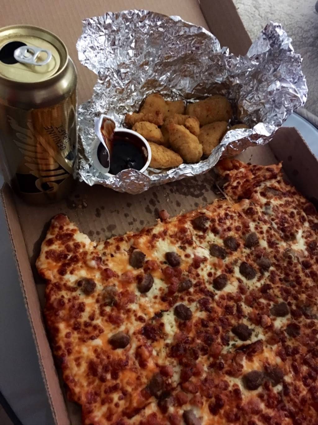 Dominos Pizza | meal delivery | 820 Sheppard Ave W, North York, ON M3H 2T1, Canada | 4166363888 OR +1 416-636-3888