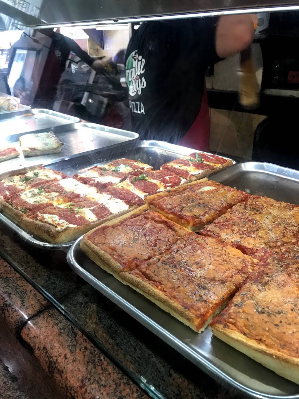 Famous Famiglia | restaurant | 1248 Lexington Ave #2012, New York, NY 10028, USA | 2127377777 OR +1 212-737-7777