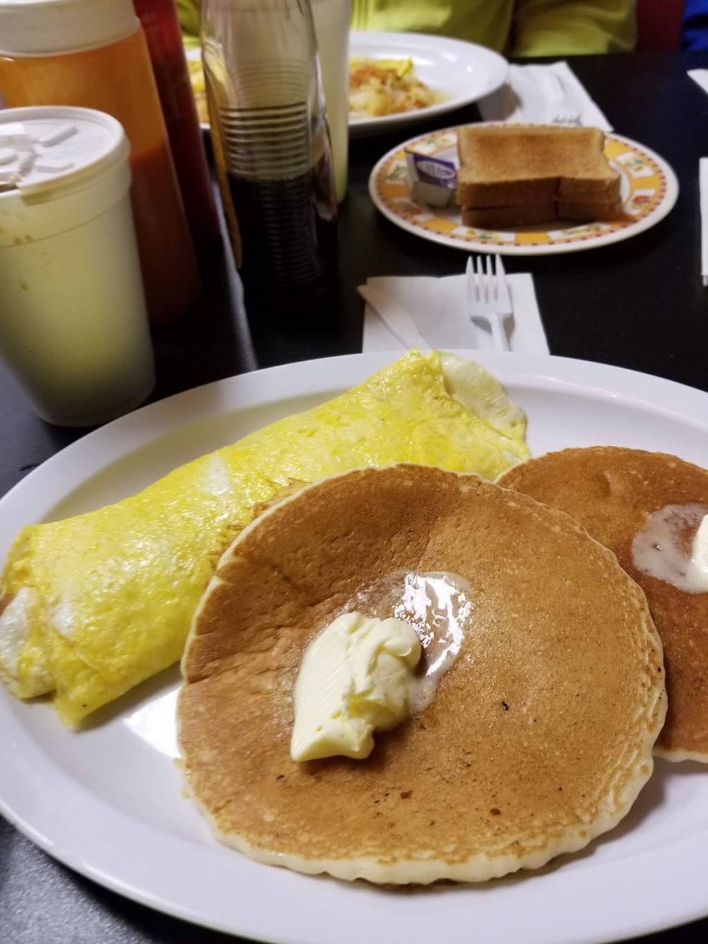 Sunny - Side Breakfast & Lunch | restaurant | S 60th St, Philadelphia, PA 19139, USA | 2154713935 OR +1 215-471-3935