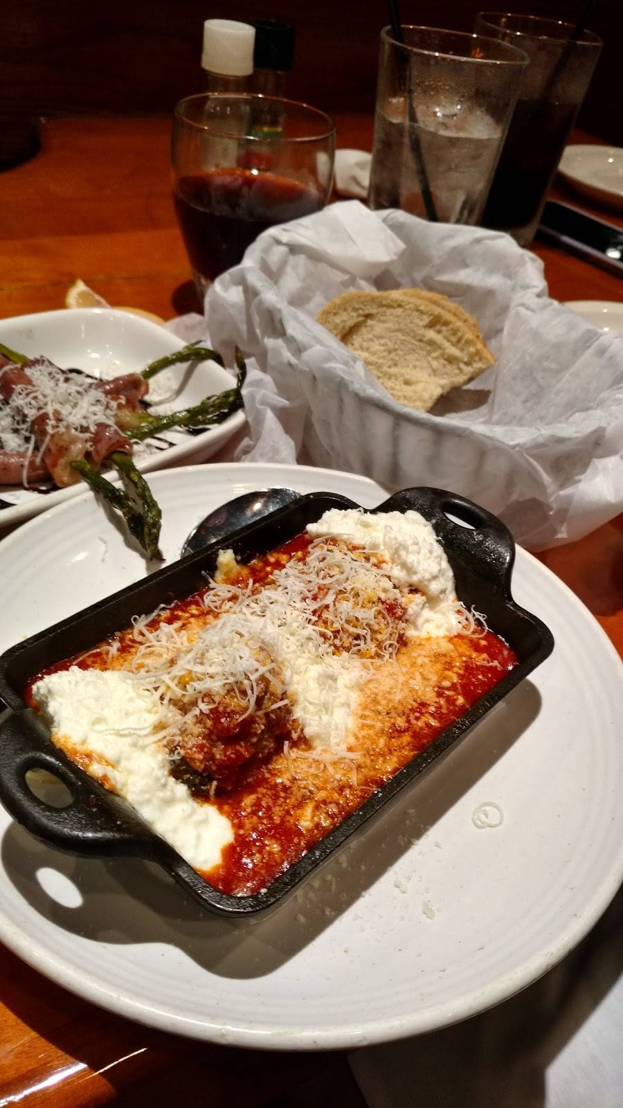 Carrabbas Italian Grill | restaurant | 8460 Lyra Dr, Columbus, OH 43240, USA | 6148802426 OR +1 614-880-2426