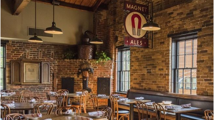 Chadwicks Restaurant | restaurant | 203 Strand St, Alexandria, VA 22314, USA | 7038364442 OR +1 703-836-4442