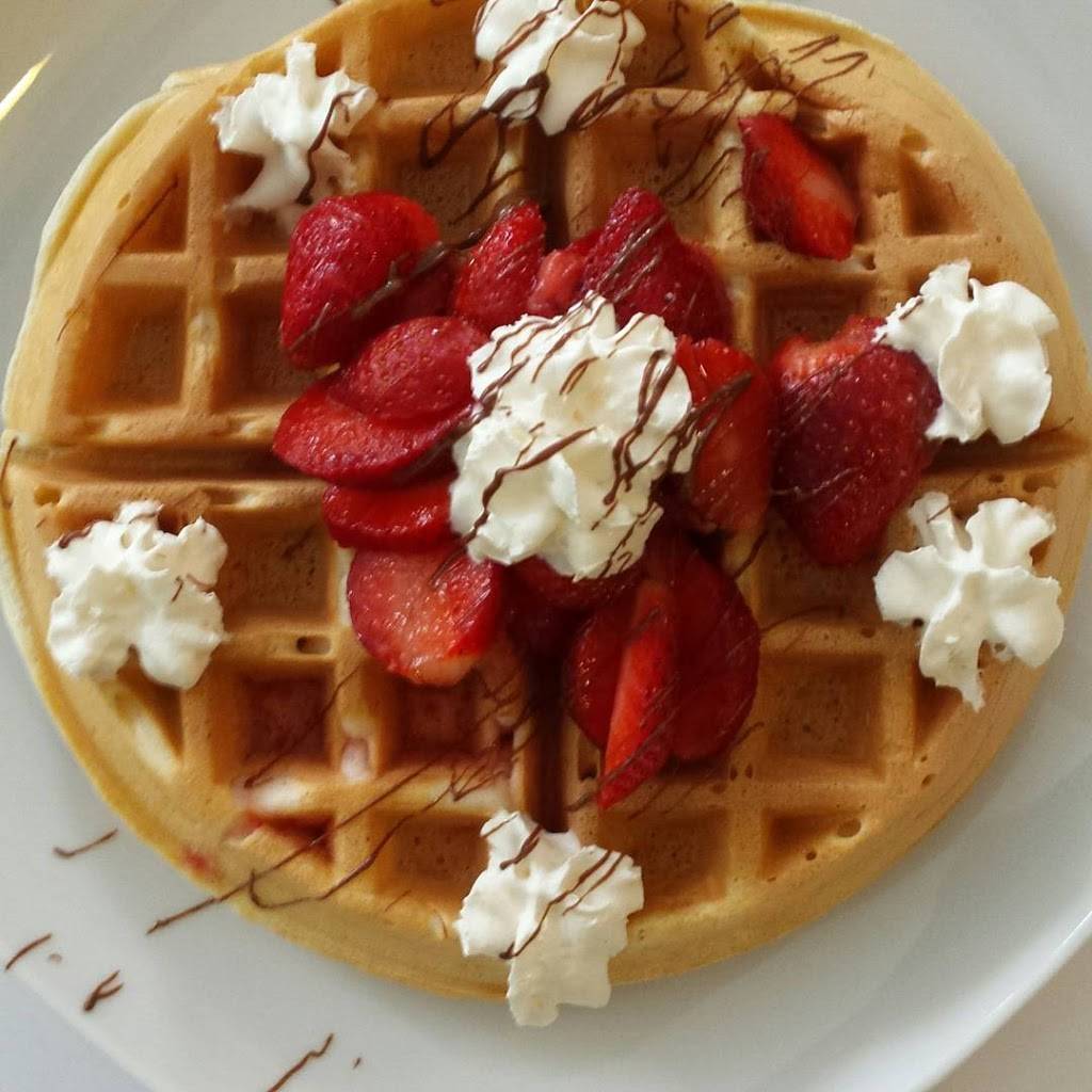 Gage Park Diner | restaurant | 975 Main St E, Hamilton, ON L8M 1N2, Canada | 2893898333 OR +1 289-389-8333