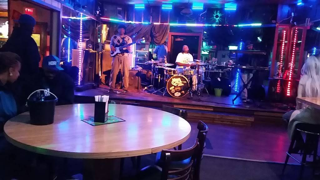 Rubes Bar & Grill | restaurant | 1117 N Chevrolet Ave, Flint, MI 48504, USA | 8103912951 OR +1 810-391-2951