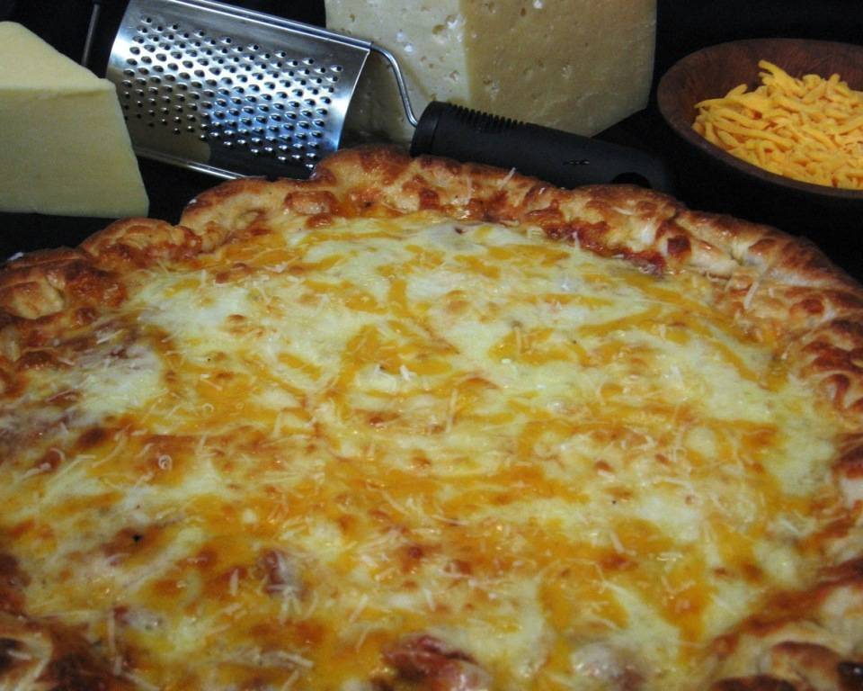 Ginas Pizza | restaurant | 14405 Pearl Rd, Strongsville, OH 44136, USA | 4402384820 OR +1 440-238-4820