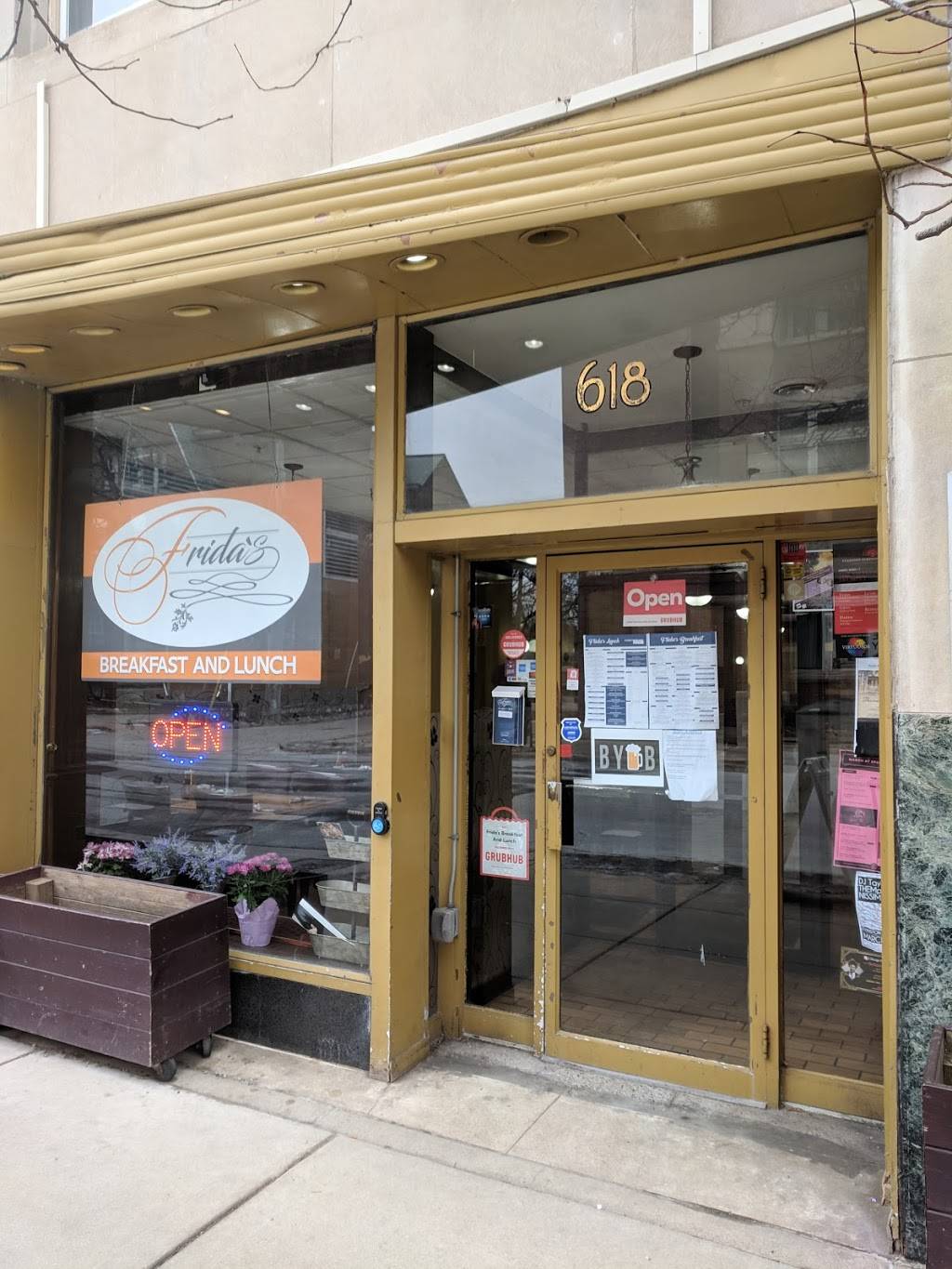 Fridas Breakfast and Lunch | restaurant | 618 Church St, Evanston, IL 60201, USA | 8478596342 OR +1 847-859-6342
