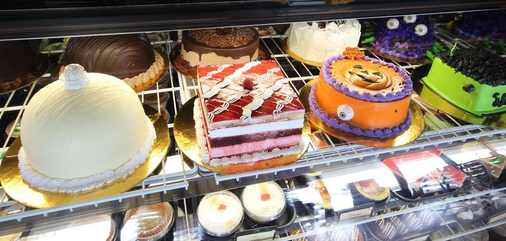 Pinecrest Bakery - Pinecrest | bakery | 12101 S Dixie Hwy, Pinecrest, FL 33156, USA | 7867322269 OR +1 786-732-2269