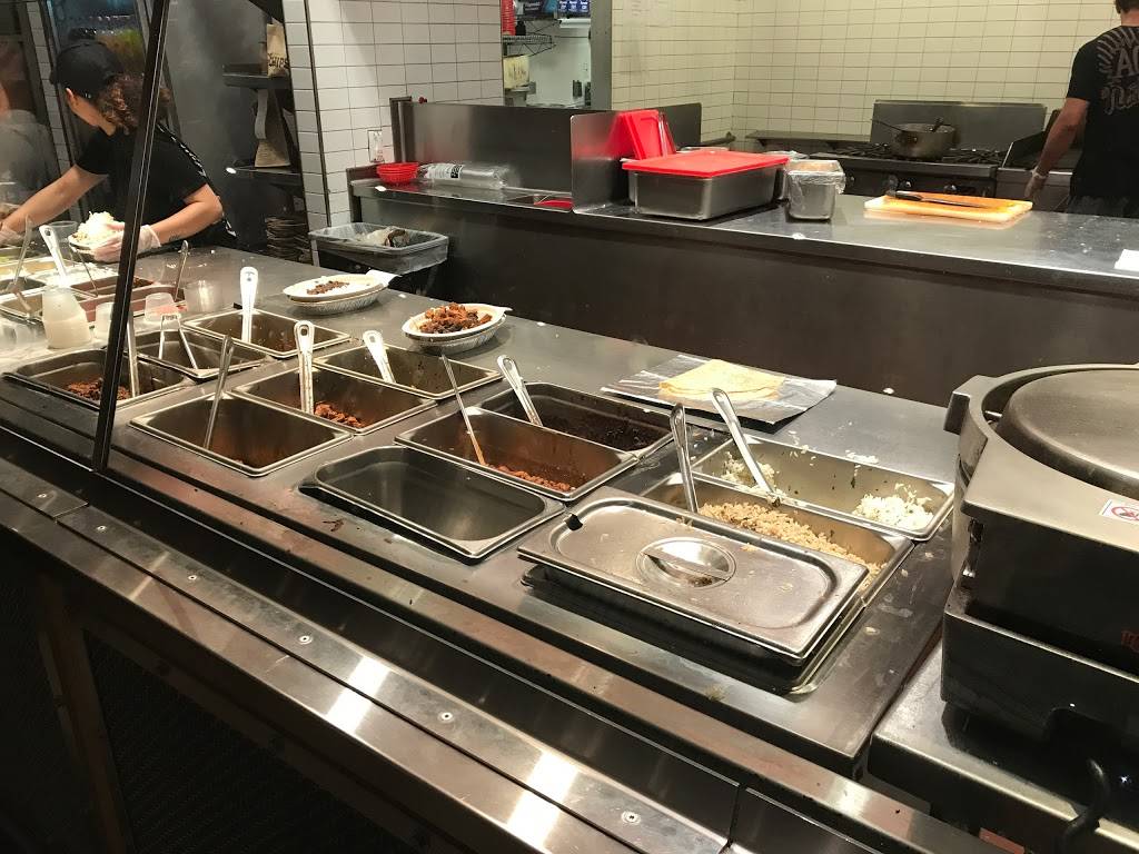Chipotle Mexican Grill | restaurant | 3254 N John Young Pkwy, Kissimmee, FL 34741, USA | 4078463364 OR +1 407-846-3364
