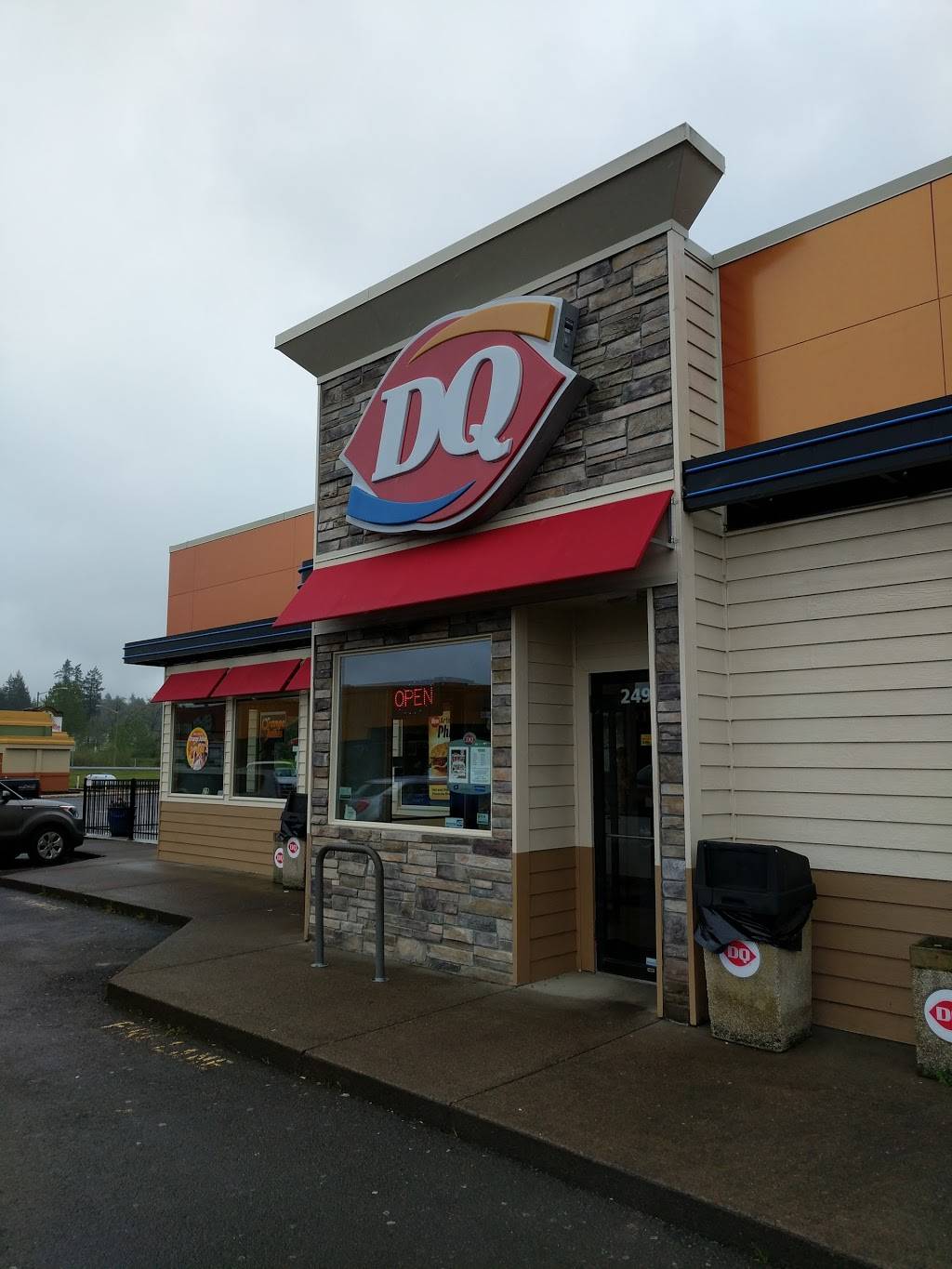 Dairy Queen | restaurant | 24943 OR-126, Veneta, OR 97487, USA | 5419351112 OR +1 541-935-1112