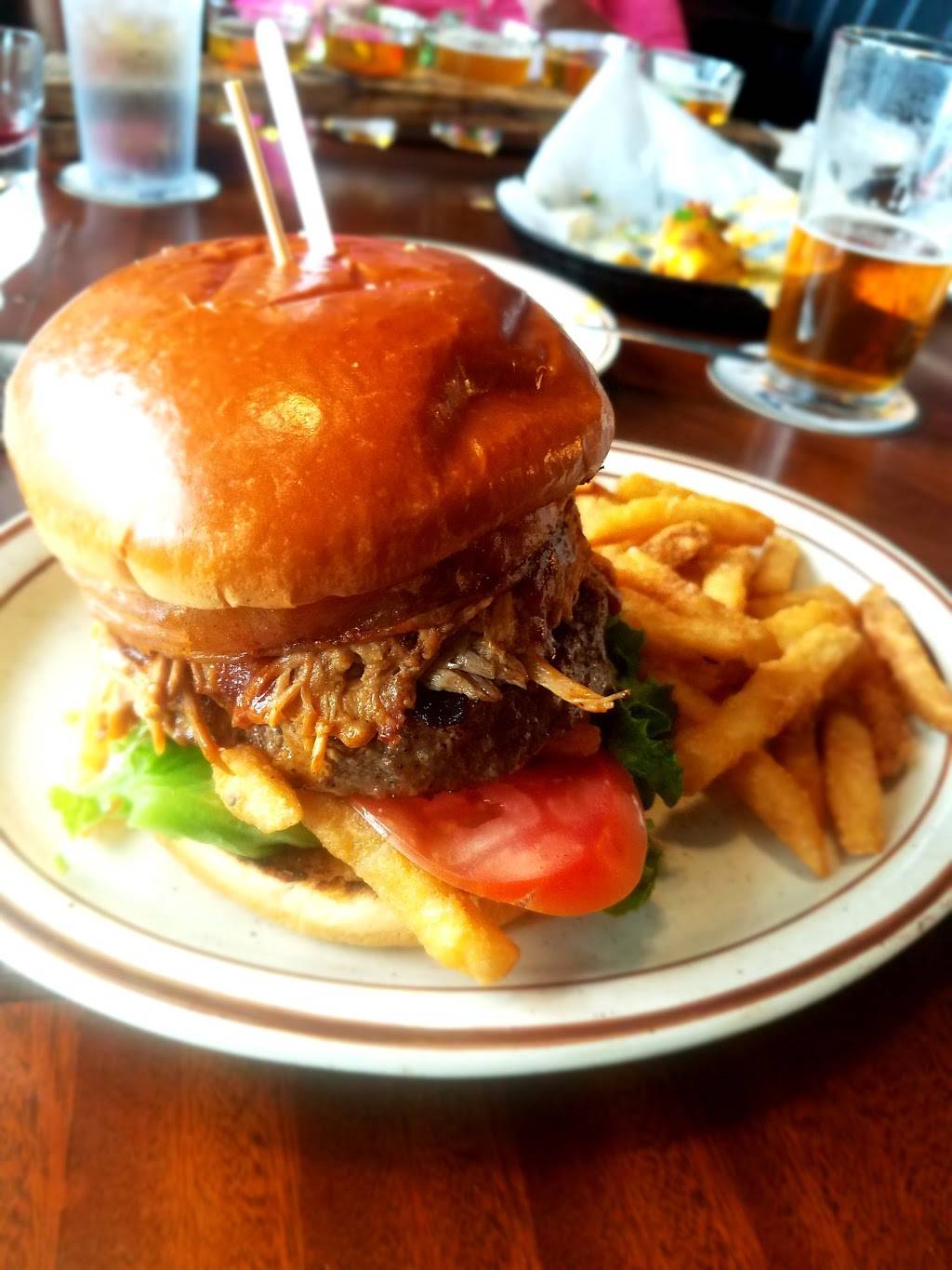 Aviator Smokehouse | restaurant | 525 Broad St, Fuquay-Varina, NC 27526, USA | 9195577675 OR +1 919-557-7675