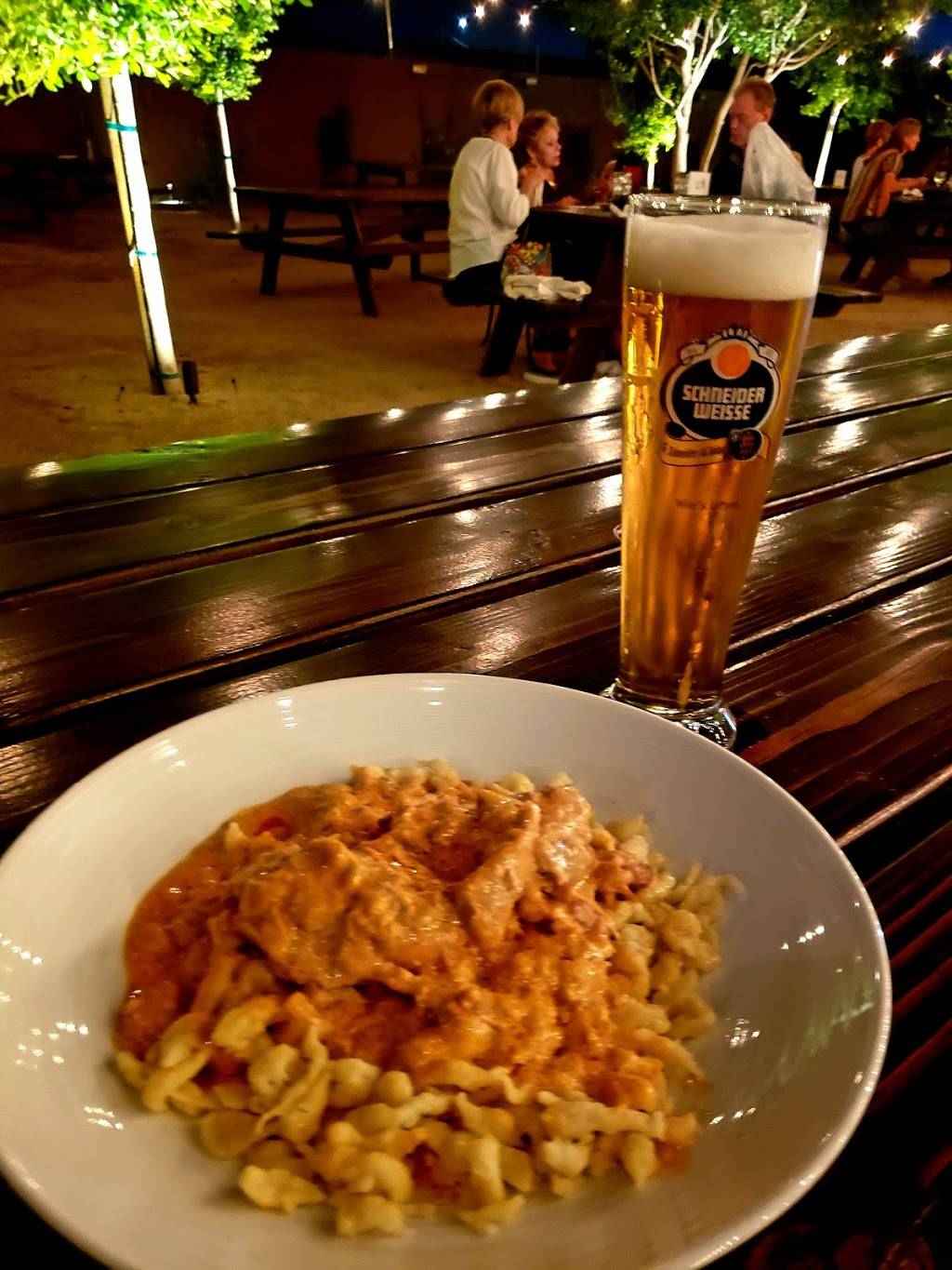 Edelweiss Biergarten | restaurant | 2625 E Bell Rd, Phoenix, AZ 85032, USA | 6024045919 OR +1 602-404-5919