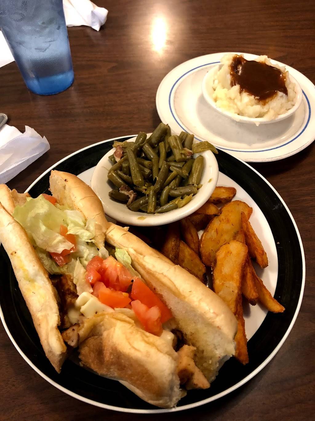 Farmers Cafe | restaurant | 213 S Main St, Blackstone, VA 23824, USA | 4342923236 OR +1 434-292-3236