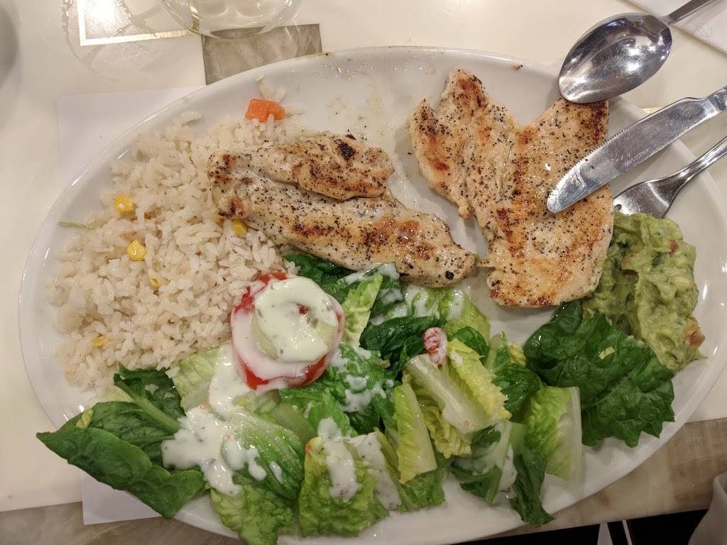 El Sazón de los Abuelos | restaurant | Av. Miguel Hidalgo 448, Zorrilla, 21450 Tecate, B.C., Mexico | 016651226420 OR +52 665 122 6420