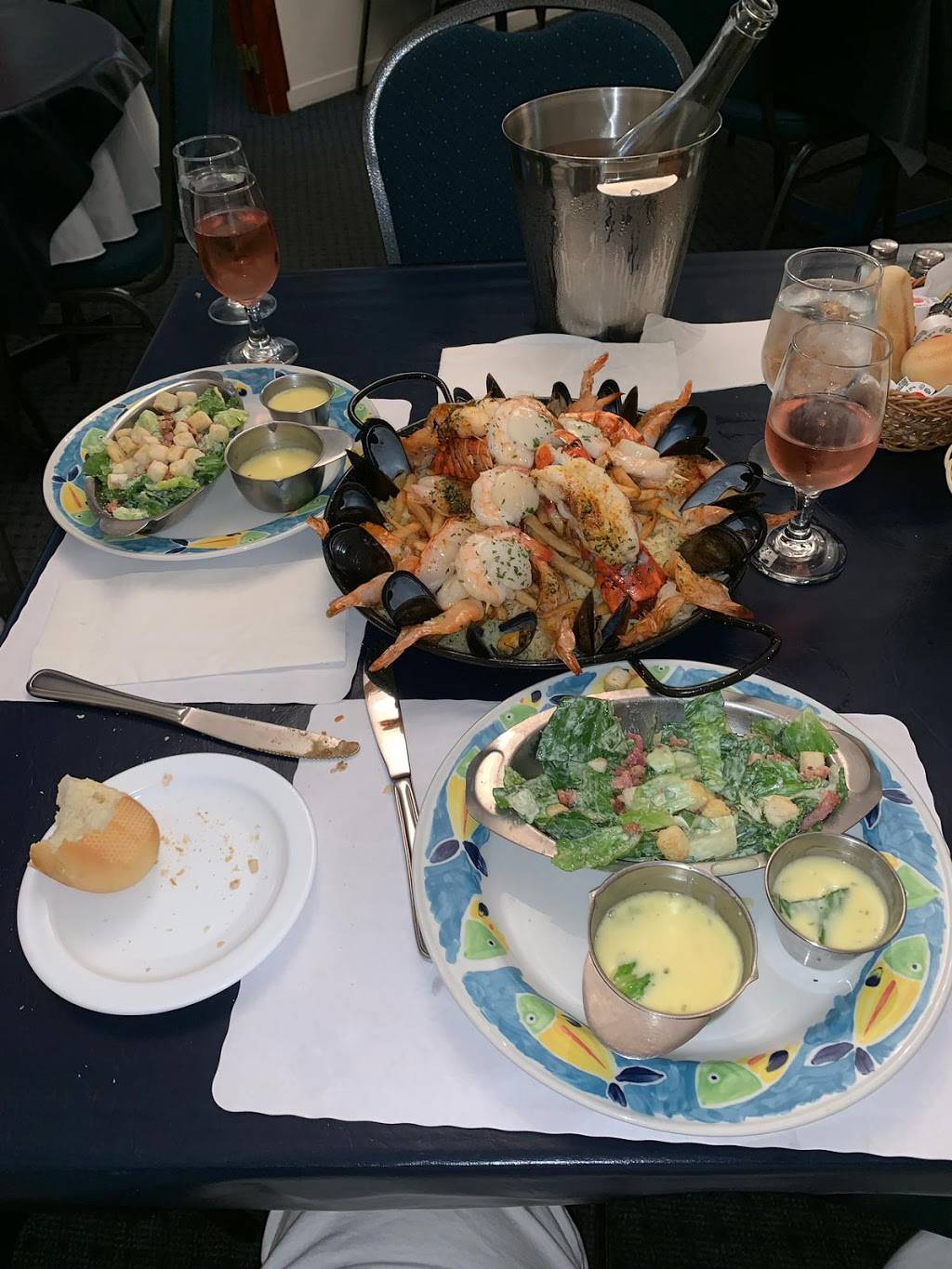 Restaurant Crevettes Plus | restaurant | 101-848 Avenue Taniata, Saint-Jean-Chrysostome, QC G6Z 2T6, Canada | 4188342309 OR +1 418-834-2309