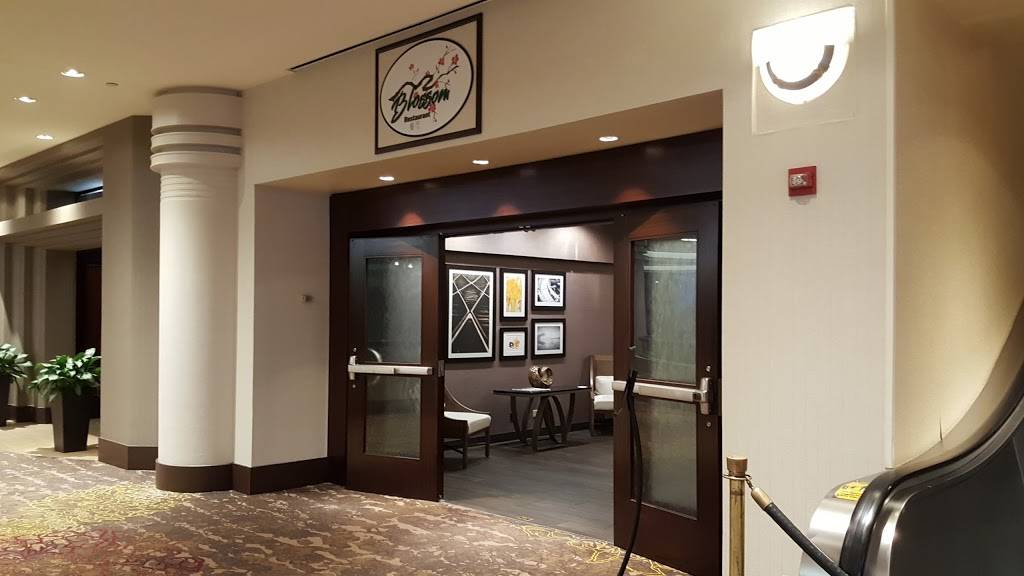 Blossom | restaurant | 3 Tower Center Blvd, East Brunswick, NJ 08816, USA | 7328282000 OR +1 732-828-2000