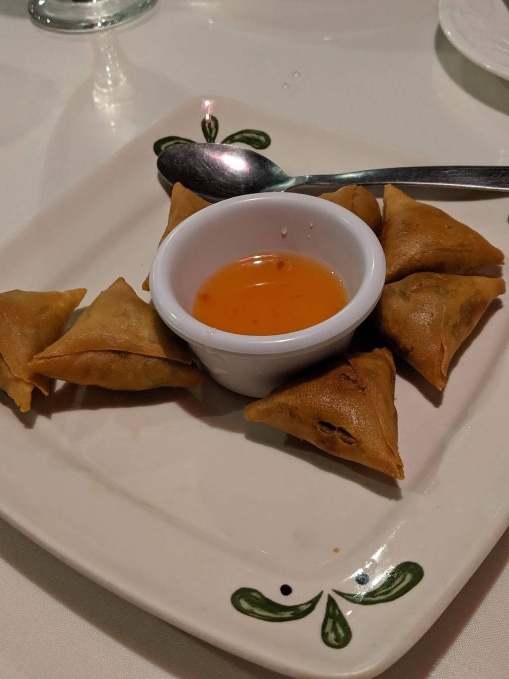 Giant of Siam | restaurant | 90 Main St, Nashua, NH 03060, USA | 6035952222 OR +1 603-595-2222