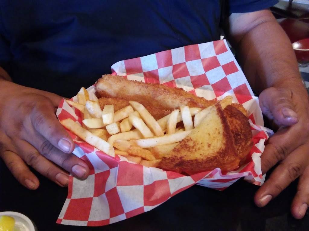 Mad Macks Burger | restaurant | 2933 Roosevelt Ave, San Antonio, TX 78214, USA | 2109221500 OR +1 210-922-1500