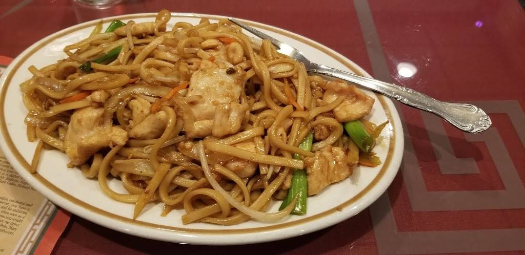 East Garden Chinese Restaurant | restaurant | 3600 N Oakland Ave, Milwaukee, WI 53211, USA | 4149627460 OR +1 414-962-7460