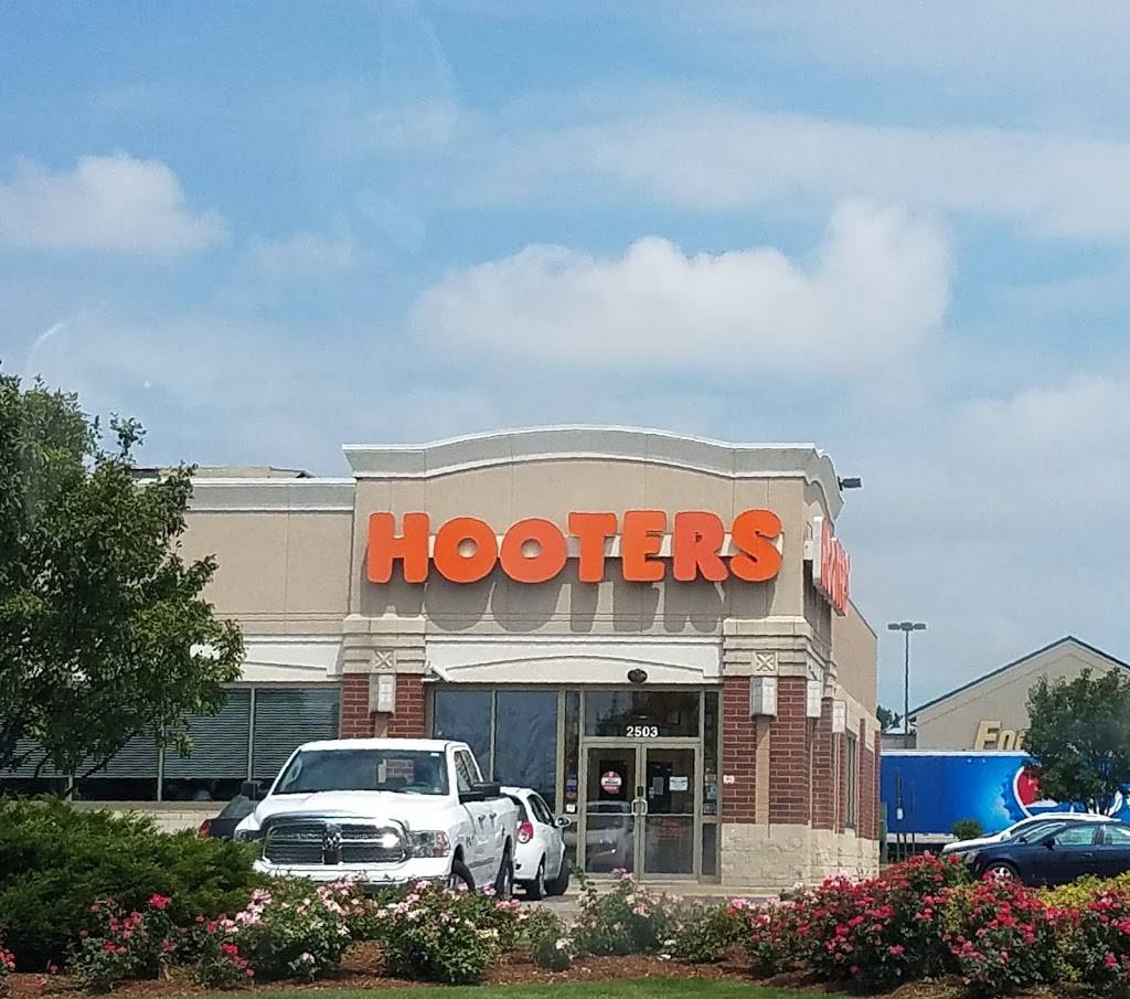 Hooters | meal takeaway | 2503 W North Ave, Melrose Park, IL 60160, USA | 7084861895 OR +1 708-486-1895