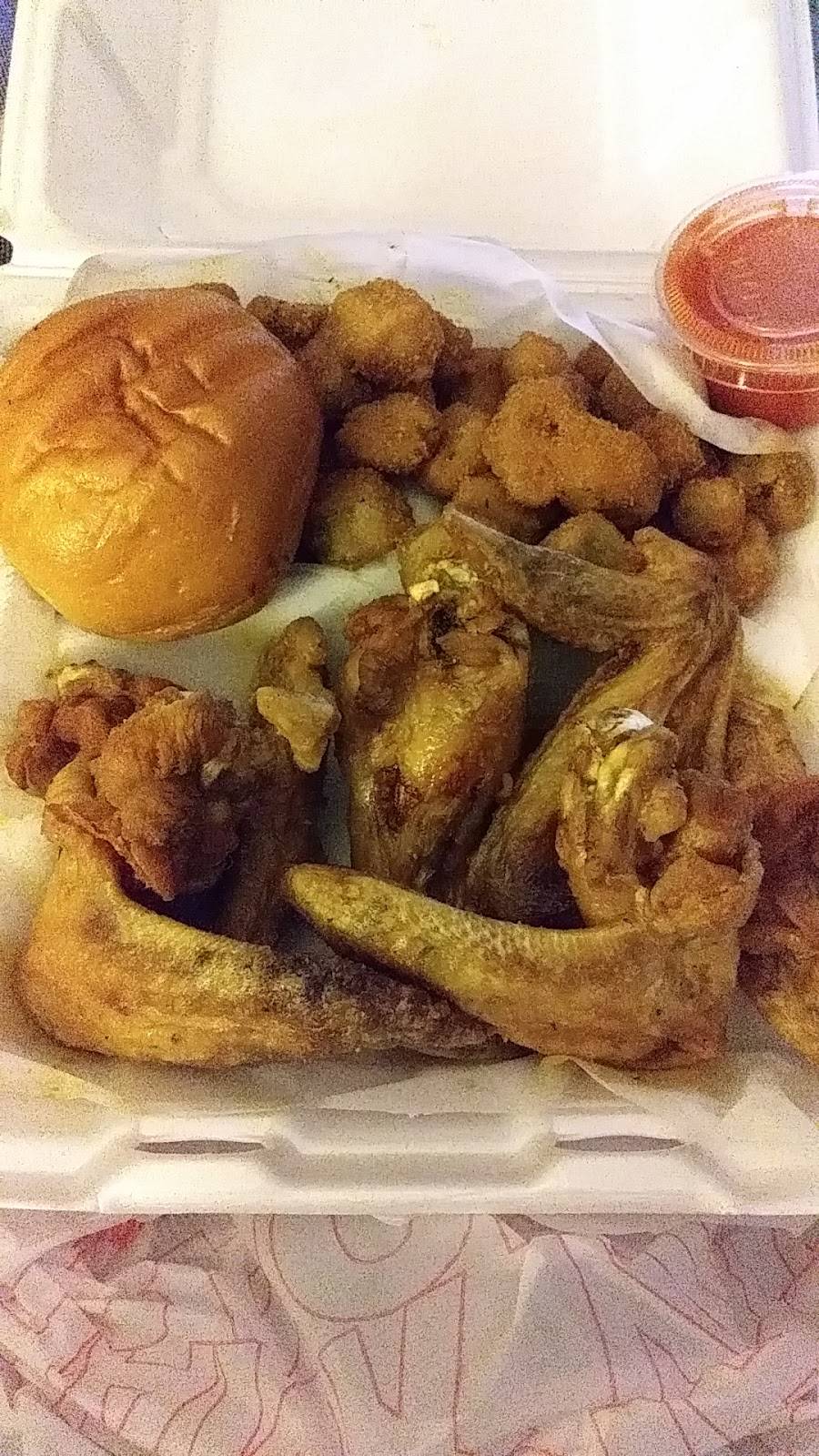 Rozays Wingz | restaurant | 2627 E 11th St, Tulsa, OK 74104, USA | 9185924140 OR +1 918-592-4140