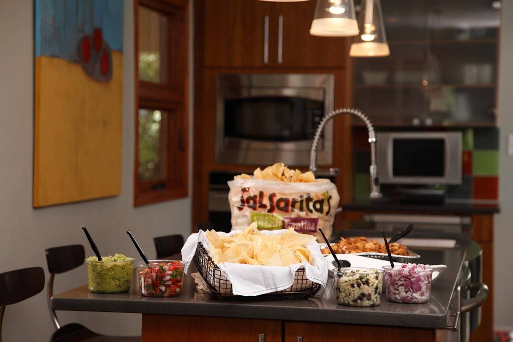 Salsaritas Fresh Mexican Grill | restaurant | 304 S Sharon Amity Rd, Charlotte, NC 28211, USA | 7044420655 OR +1 704-442-0655