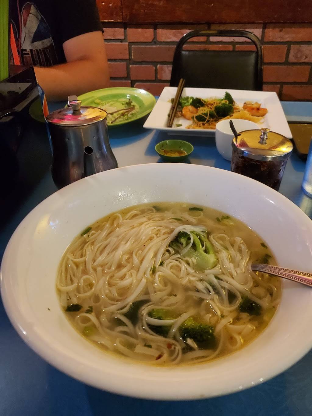 Ha noi 4 seasons | restaurant | 12 Lebreton St N, Ottawa, ON K1R 7H2, Canada | 6135651000 OR +1 613-565-1000