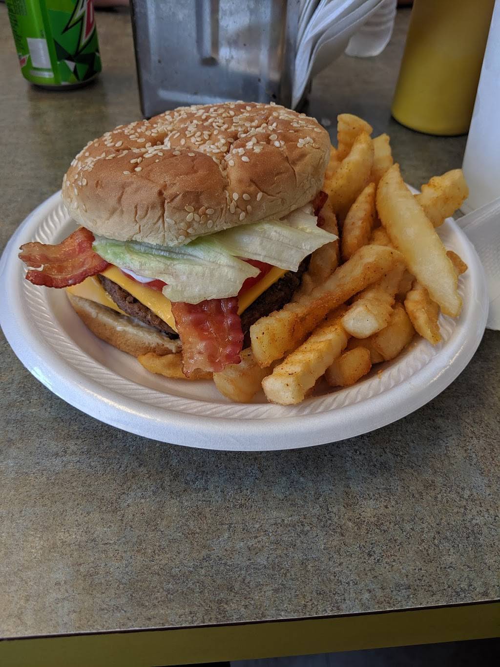 Jearlinas Ice Cream And Cafe | restaurant | 1107 Old Gilliard Rd, Ridgeville, SC 29472, USA | 8436884230 OR +1 843-688-4230