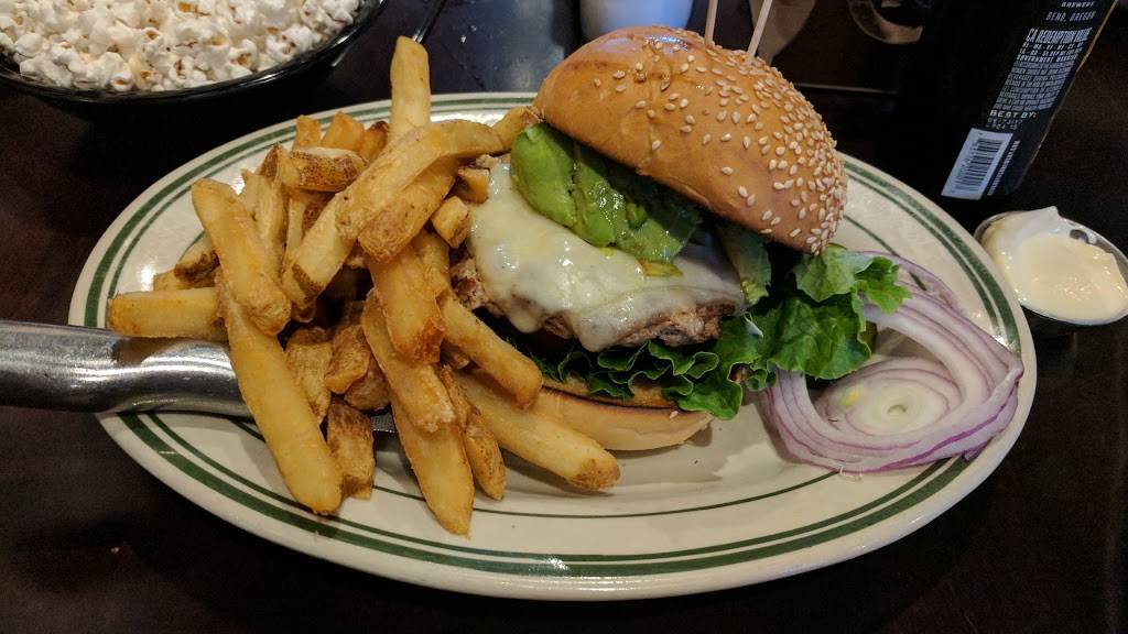 Luckys 13 Pub | restaurant | 1352 Sibley Memorial Hwy, Mendota, MN 55150, USA | 6514521311 OR +1 651-452-1311