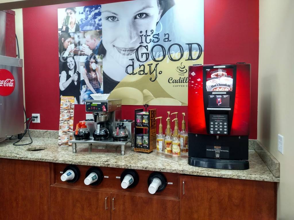 Chesters Chicken | restaurant | 227 W Main St, Greensburg, IN 47240, USA | 8126633777 OR +1 812-663-3777