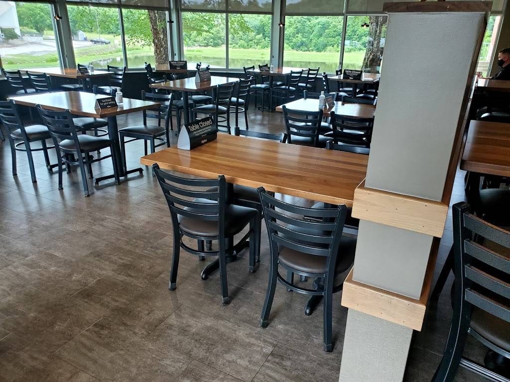 Wahlburgers @ Hy-vee | restaurant | 301 NE Rice Rd, Lees Summit, MO 64086, USA | 8163473526 OR +1 816-347-3526