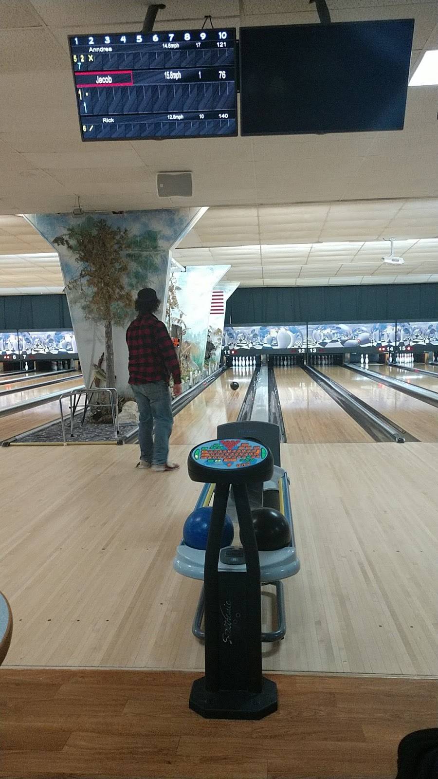 BC Lanes & The Venue Sports Bar and Grill | restaurant | 1199 S Michigan 75, Boyne City, MI 49712, USA | 2315826353 OR +1 231-582-6353