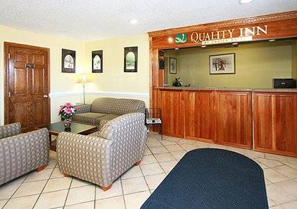 Quality Inn | restaurant | 640 W Broad St, Waynesboro, VA 22980, USA | 5409421171 OR +1 540-942-1171